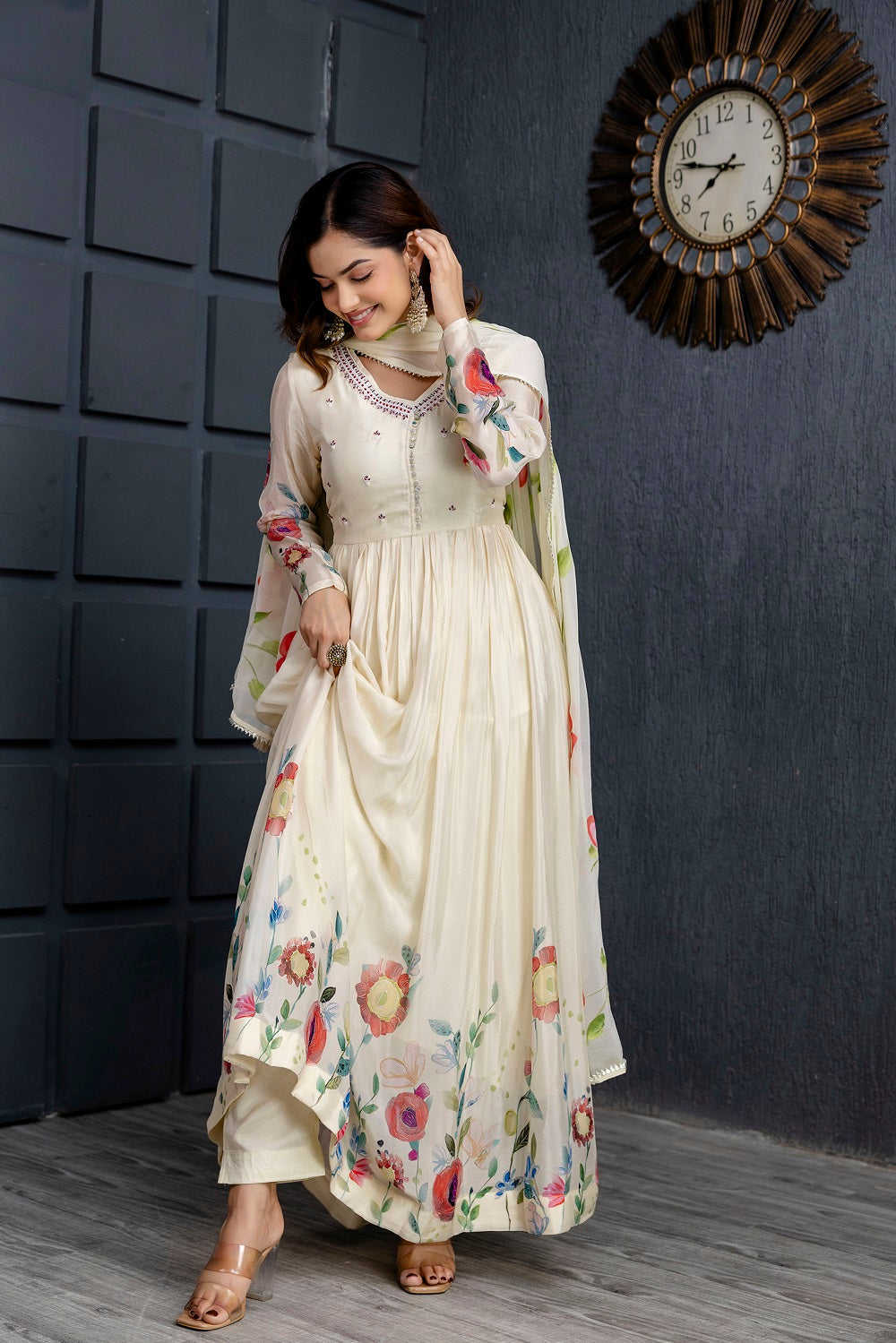 Kaira Cream Partyqueen Kurti Pant Dupatta Set