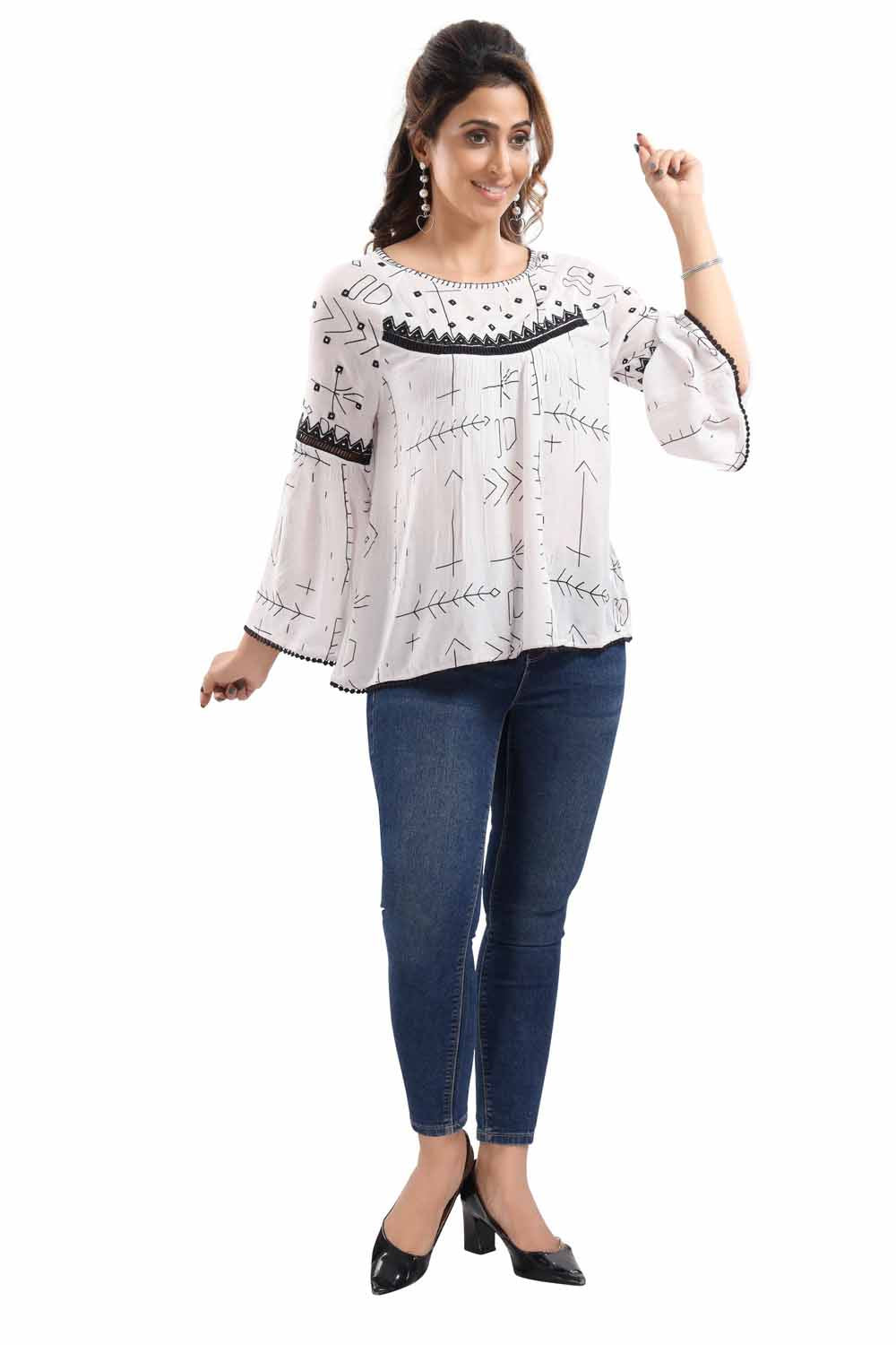 KAIRA WHITE SINTHETIC  EMBROIDERED WESTERN SHORT TOP